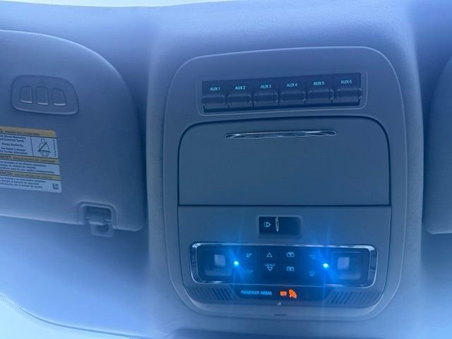 Used 2023  Ford Limited image 21
