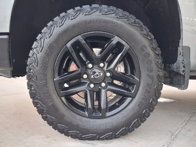 Used 2024 Gray Chevrolet LT Trail Boss image 28