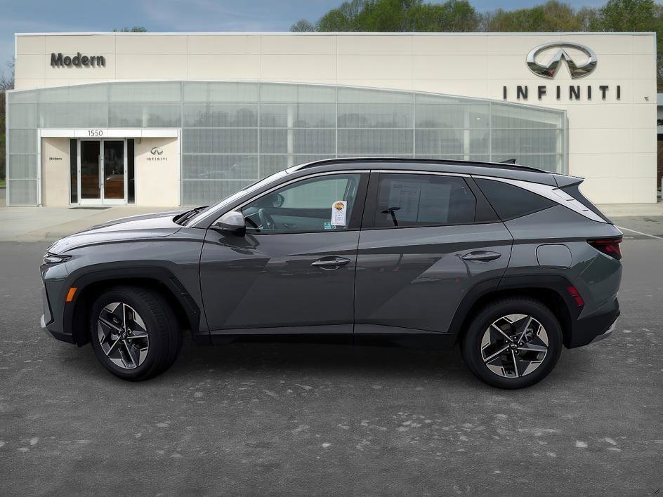 Used 2025 Hampton Gray Hyundai SEL image 6