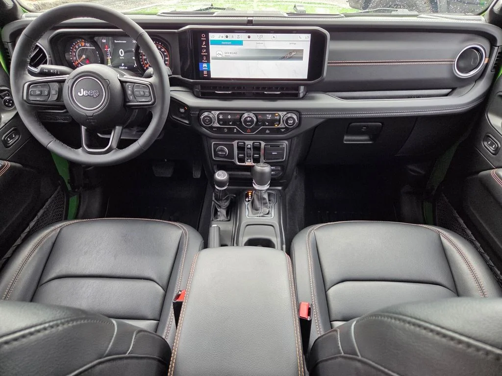 Certified Used 2025 Green Jeep High Tide image 18