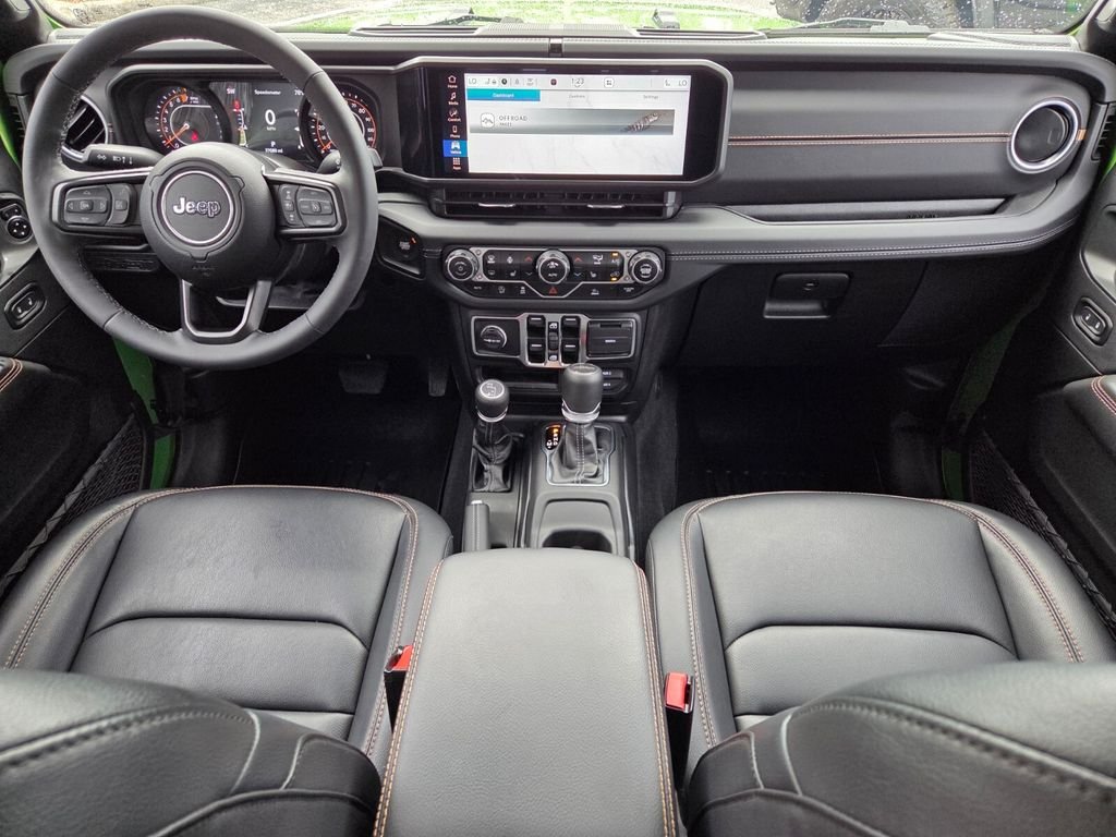 Certified Used 2025 Green Jeep High Tide image 18