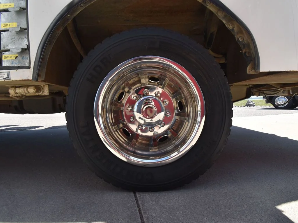 2014 Ford F-550 - Photo 23