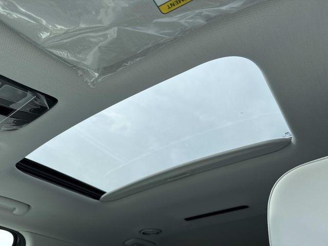New 2026 Gray Hyundai SEL Premium 8P image 4