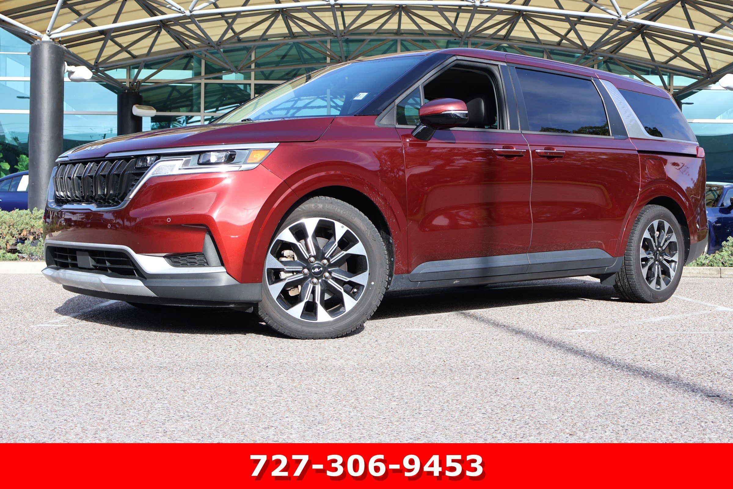 2023 Kia Sedona EX's photo