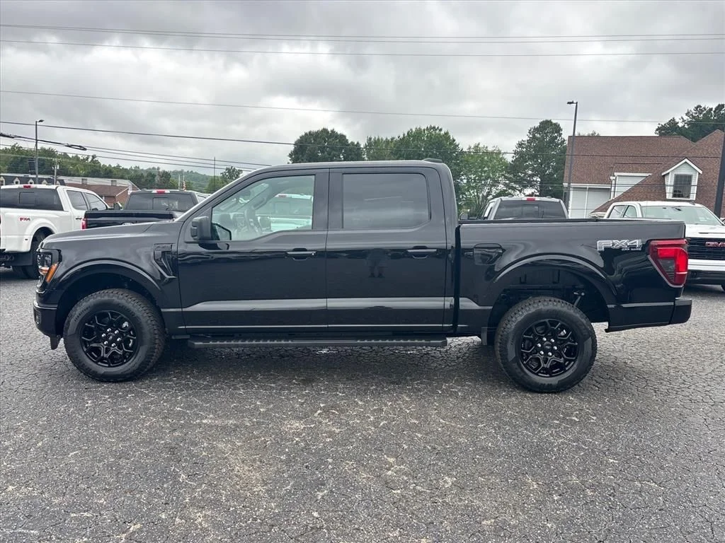 New 2026 Agate Black Metallic Ford XLT image 4