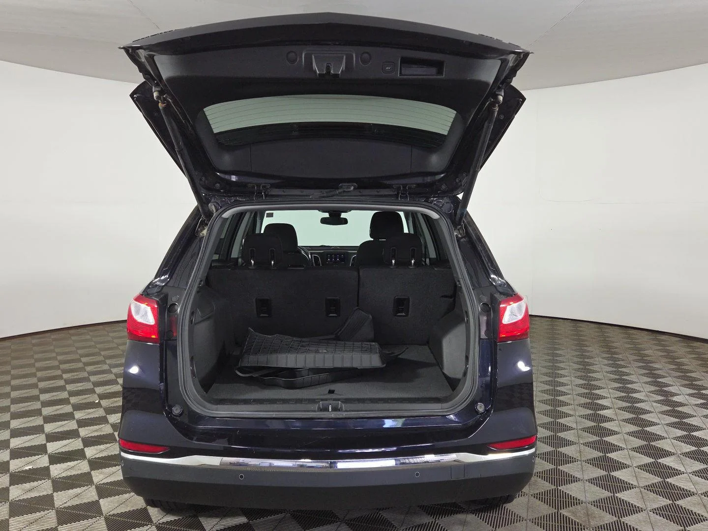 Used 2020 Midnight Blue Metallic Chevrolet LT image 30
