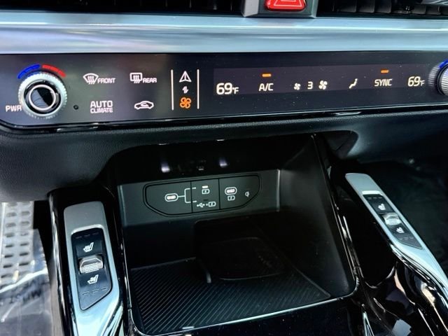 Used 2025 Brown Kia X-Line SX Prestige image 16