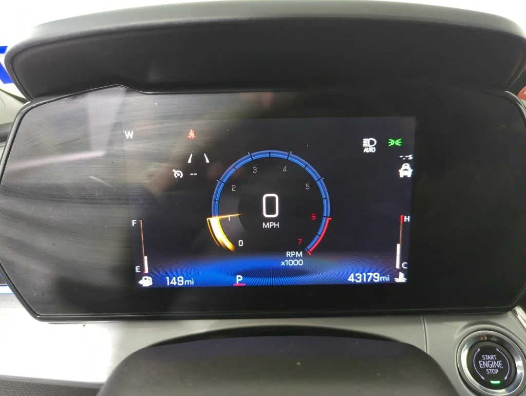 Used 2025 Summit White Chevrolet LT image 12