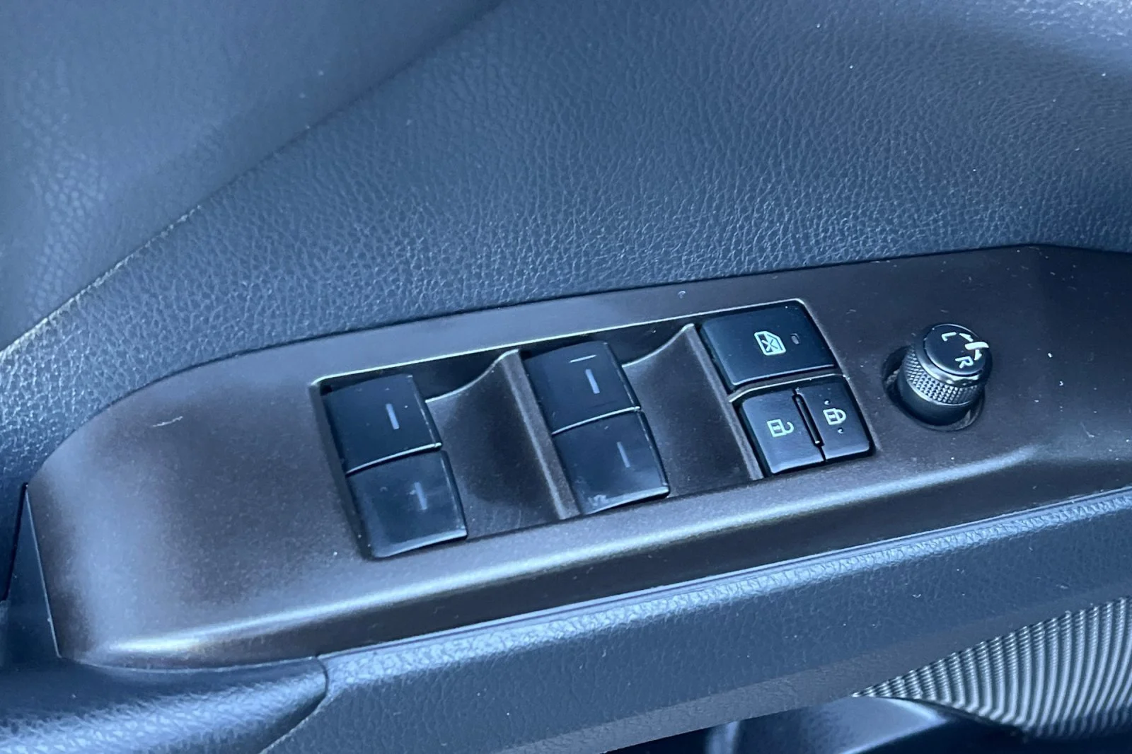Used 2022 Midnight Black Metallic Toyota SE image 11
