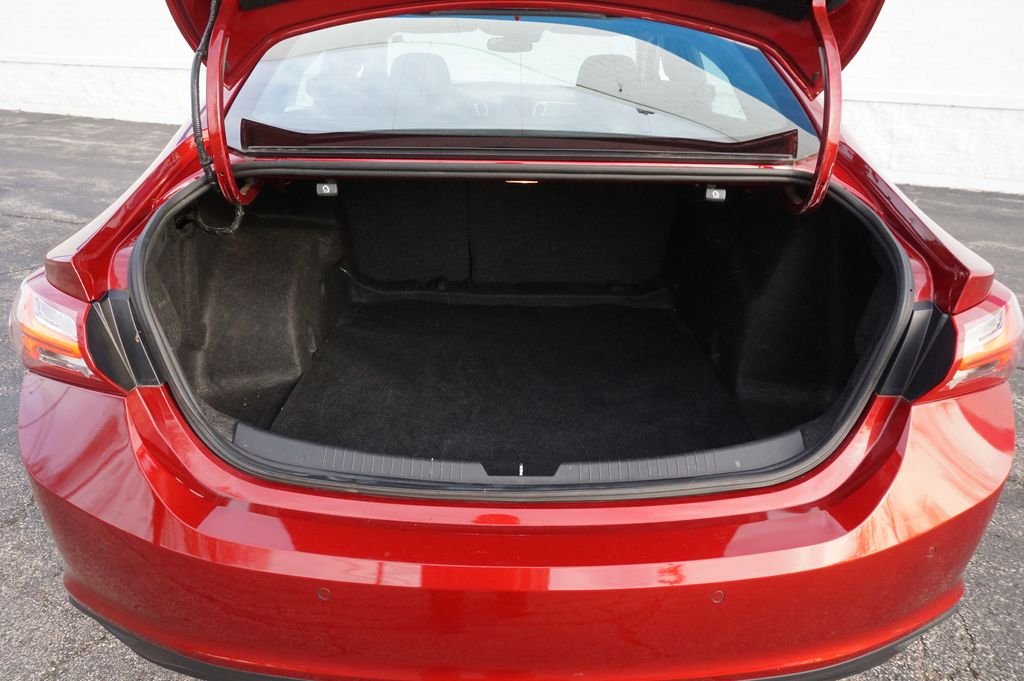 Used 2022 Red Chevrolet LT image 31