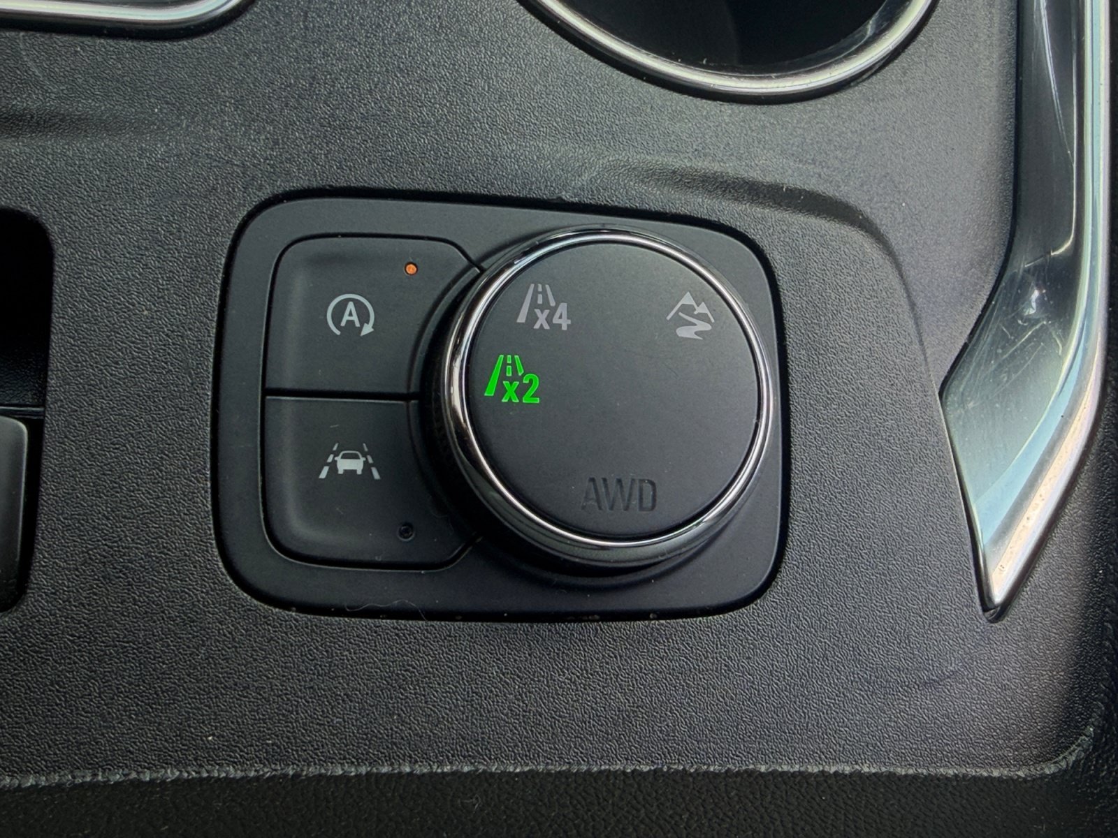 Used 2022 Summit White Chevrolet LT Cloth image 24
