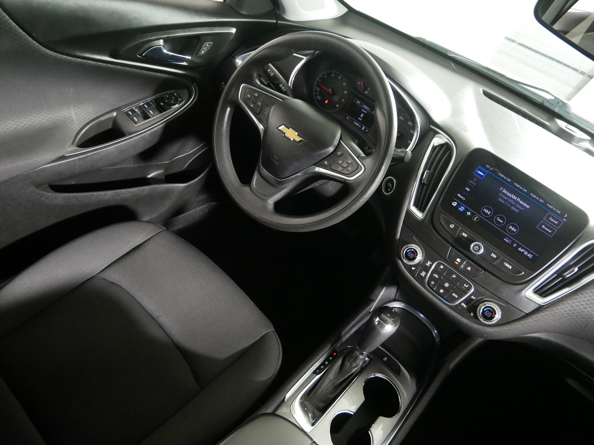 Used 2020 SUMMIT WHITE Chevrolet LT image 9