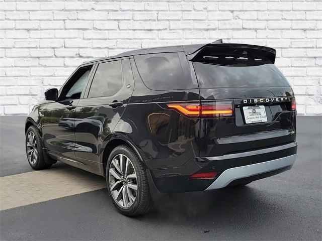 New 2024 Santorini Black Land Rover Metropolitan Edition image 3