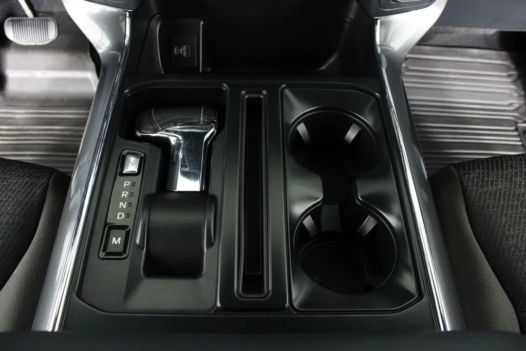 Used 2023 Oxford White Ford XLT image 25