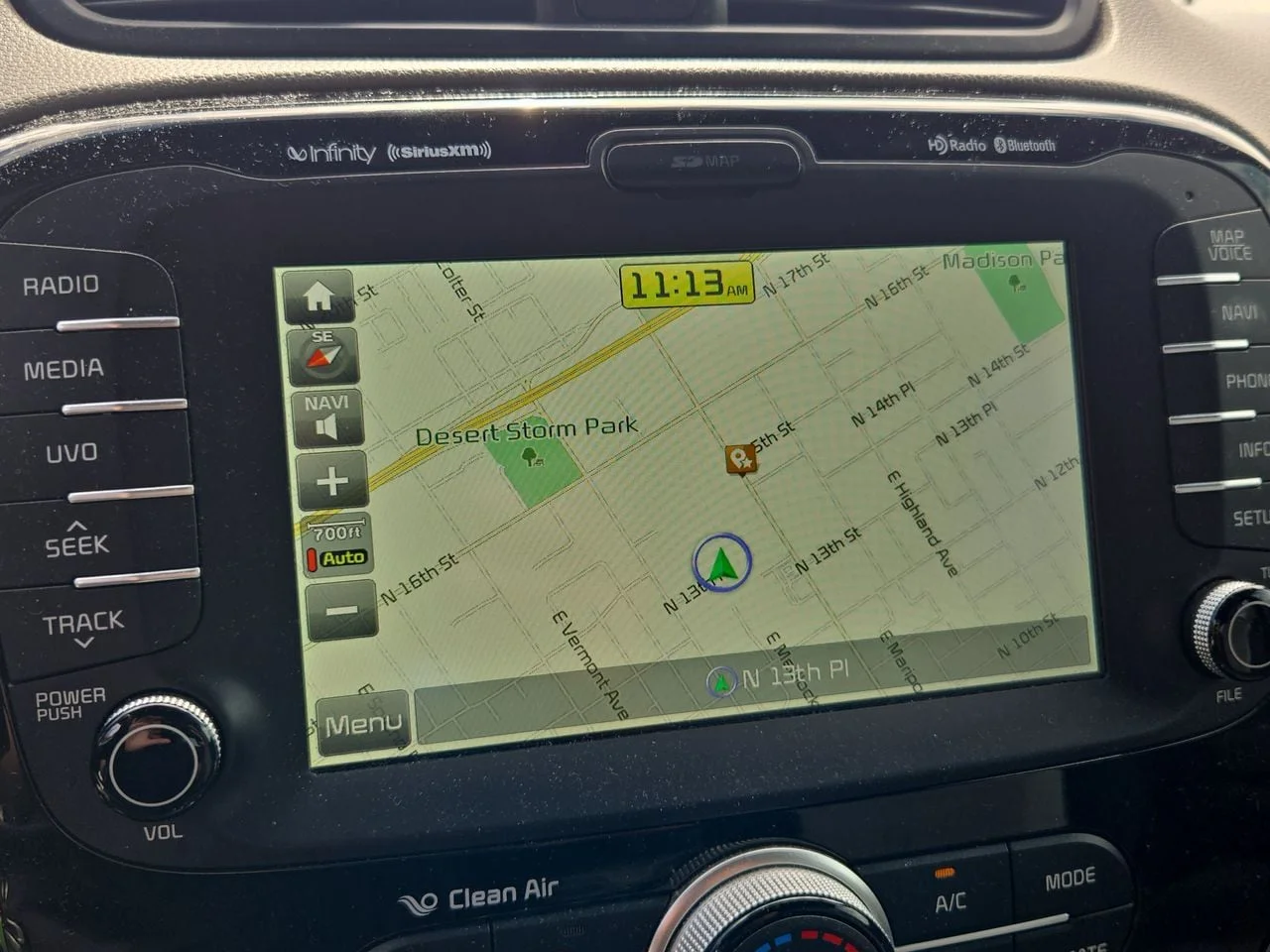 Used 2015 Clear White Kia Plus image 14