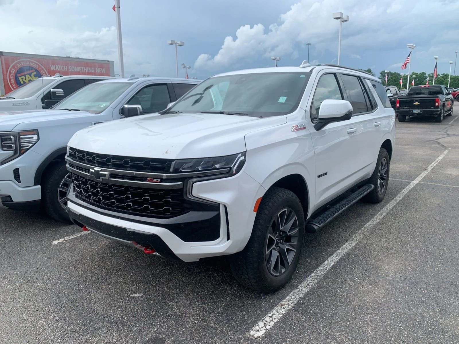 Used 2022 Iridescent Pearl Tricoat Chevrolet Z71 image 5