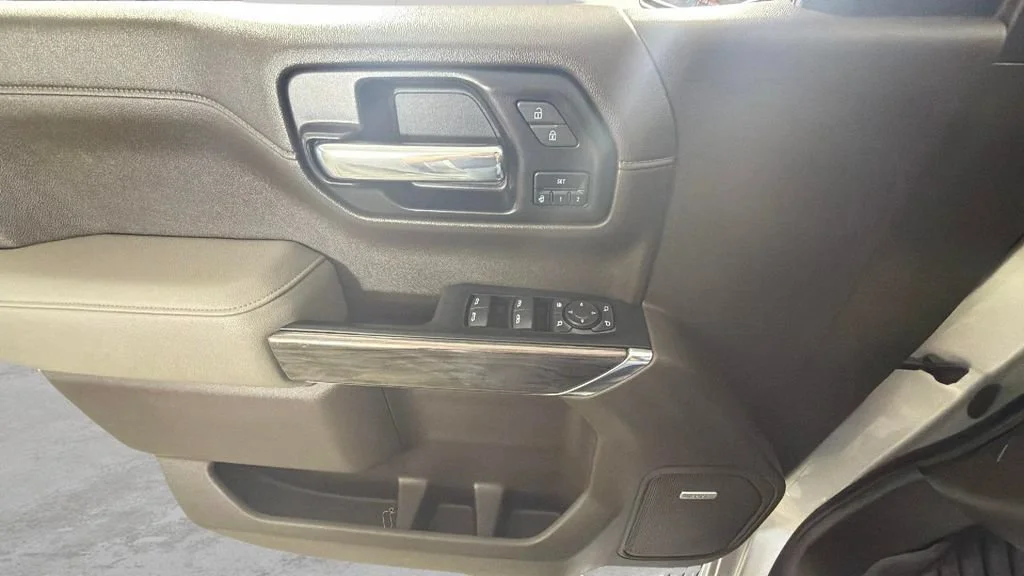 Used 2021 SILVER ICE METALLIC Chevrolet LTZ image 26