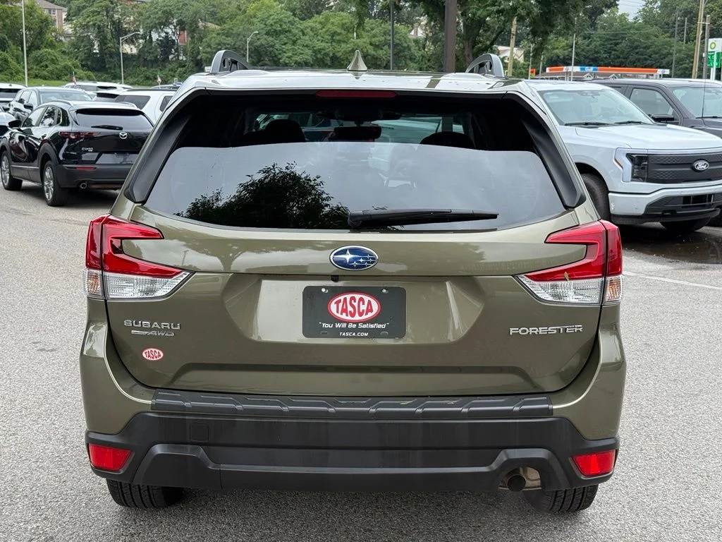 Used 2023 Brown Subaru Premium image 9