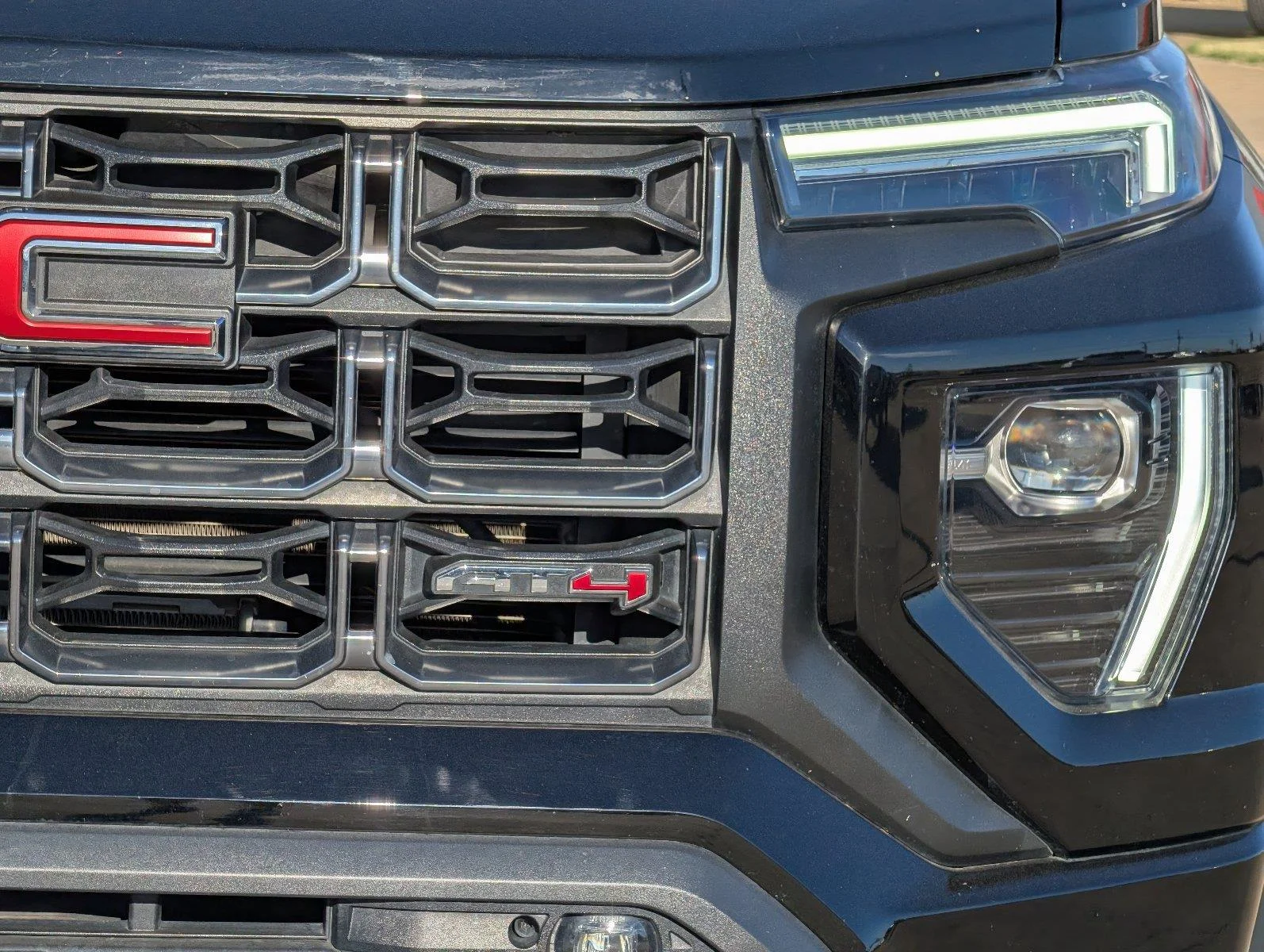 Used 2023 Onyx Black GMC 4WD AT4 image 5