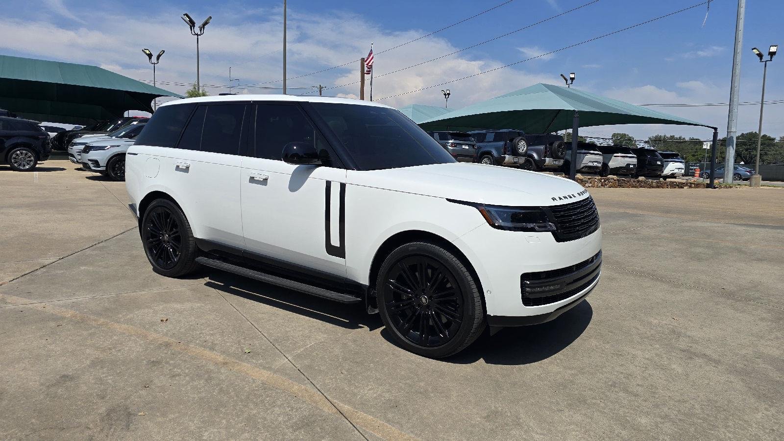 Used 2025 Fuji White Land Rover P530 SE V8 image 5
