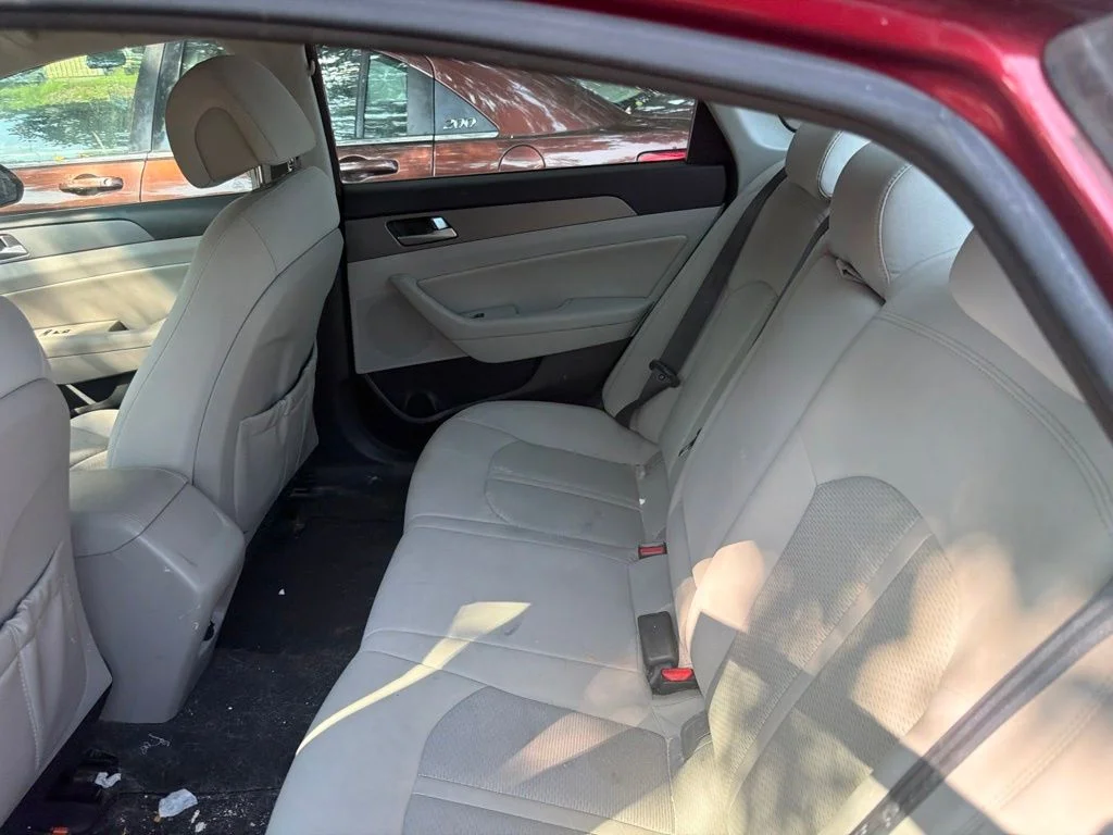 Used 2015 Red Hyundai SE image 6