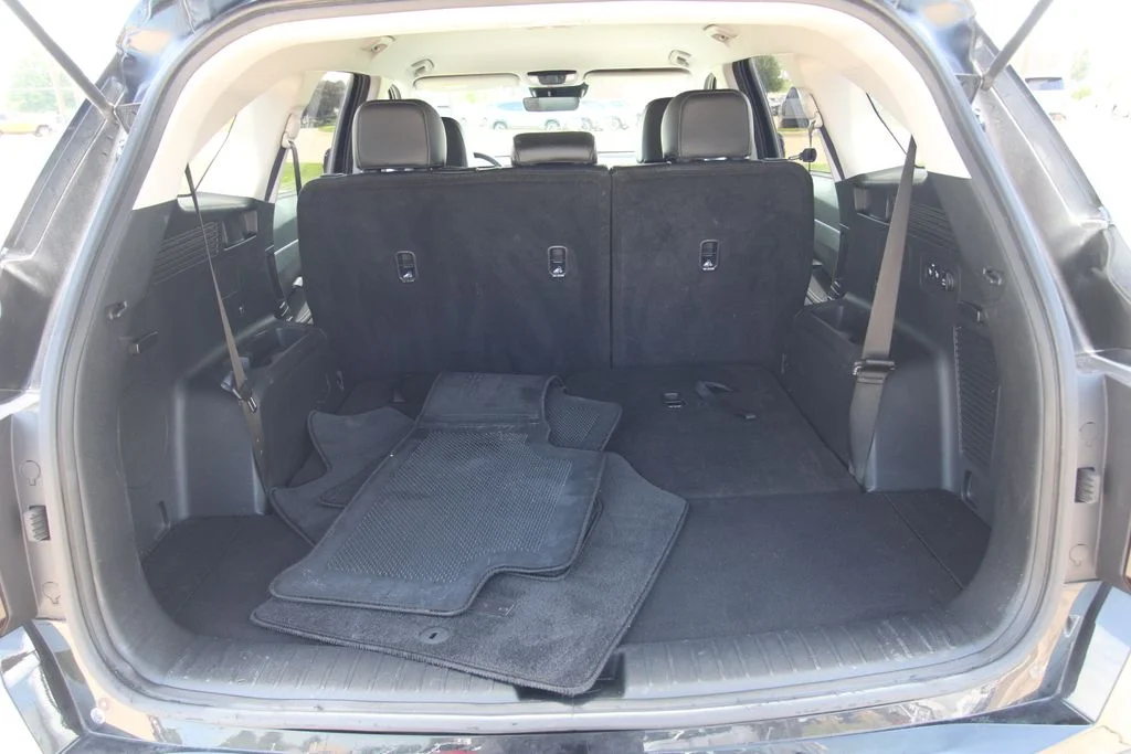 Used 2024 Black Kia S image 16