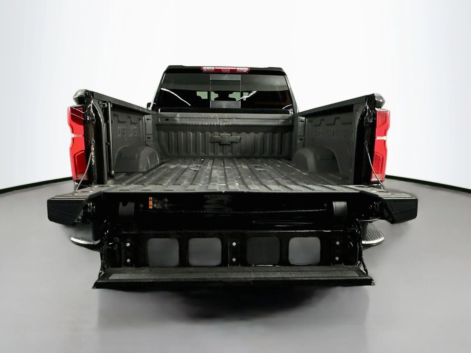 Used 2025 Black Chevrolet High Country image 29