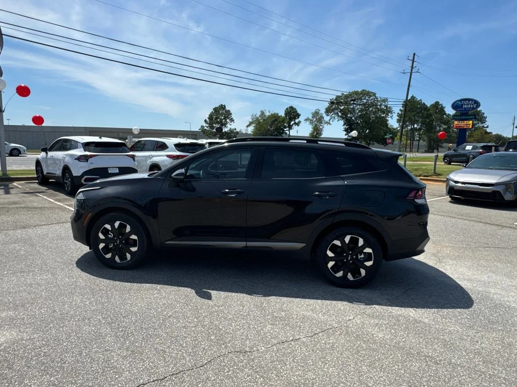 New 2024 Fusion Black Kia X-Line image 6