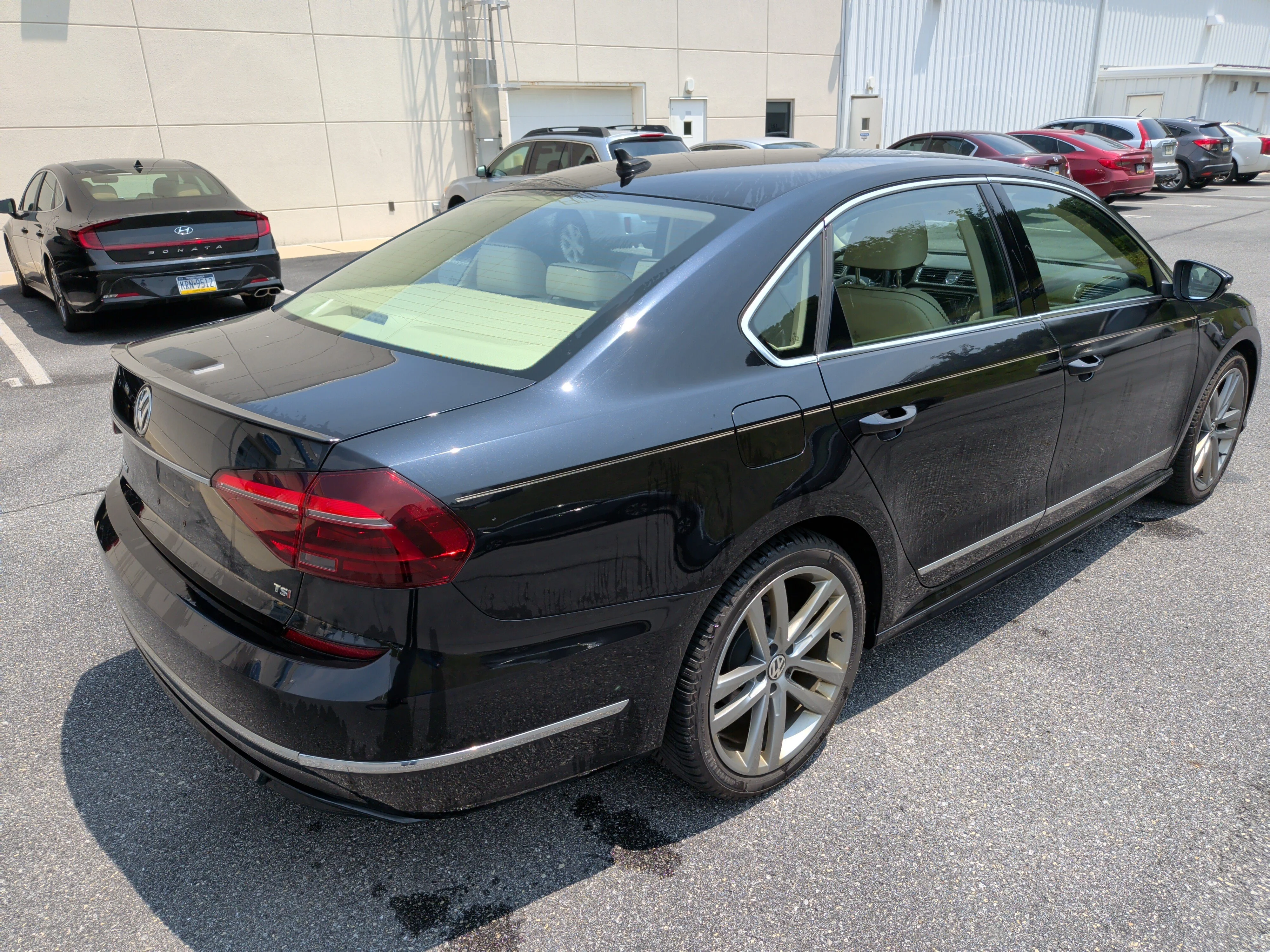 Used 2017 Deep Black Pearl Volkswagen R-Line w/Comfort Pkg image 3