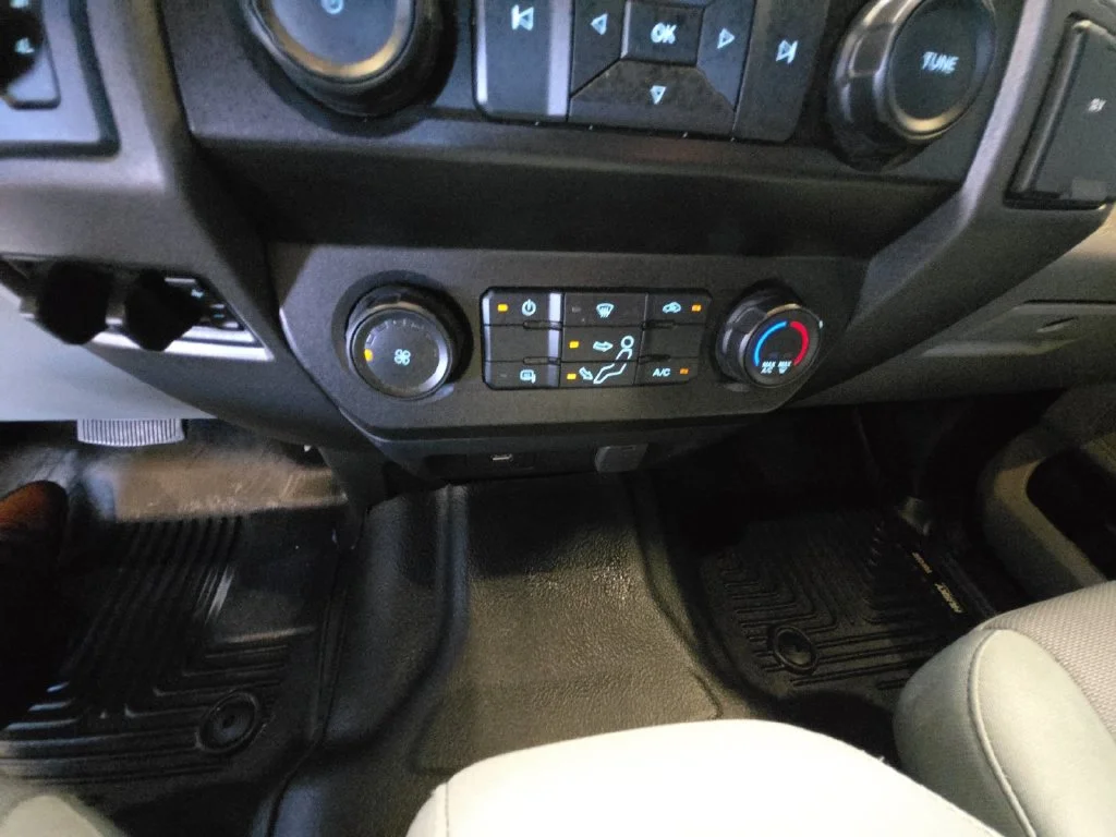 Used 2022 Silver Ford XL image 23