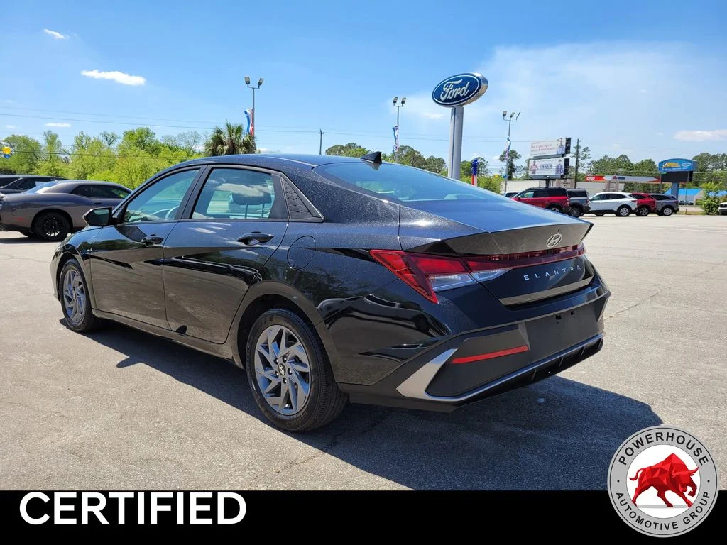 Used 2024 Black Hyundai SEL image 4