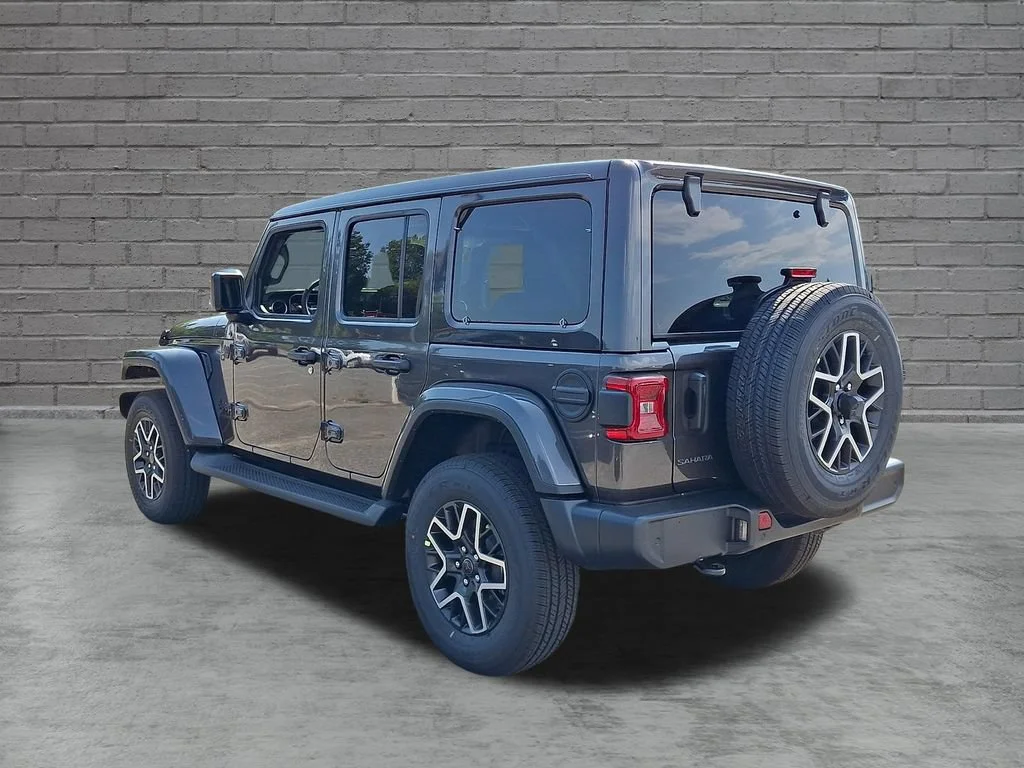 New 2027 Granite Crystal Metallic Clearcoat Jeep Sahara image 6
