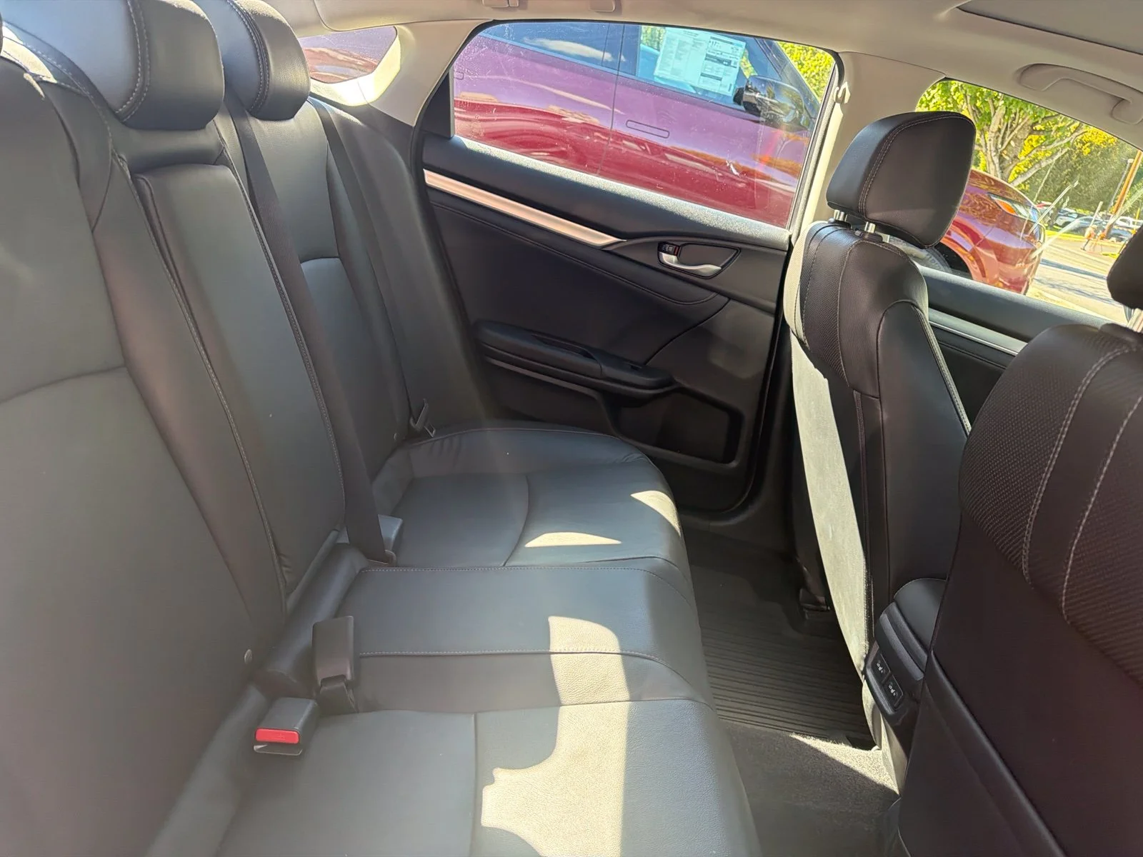 Used 2016  Honda Touring image 5