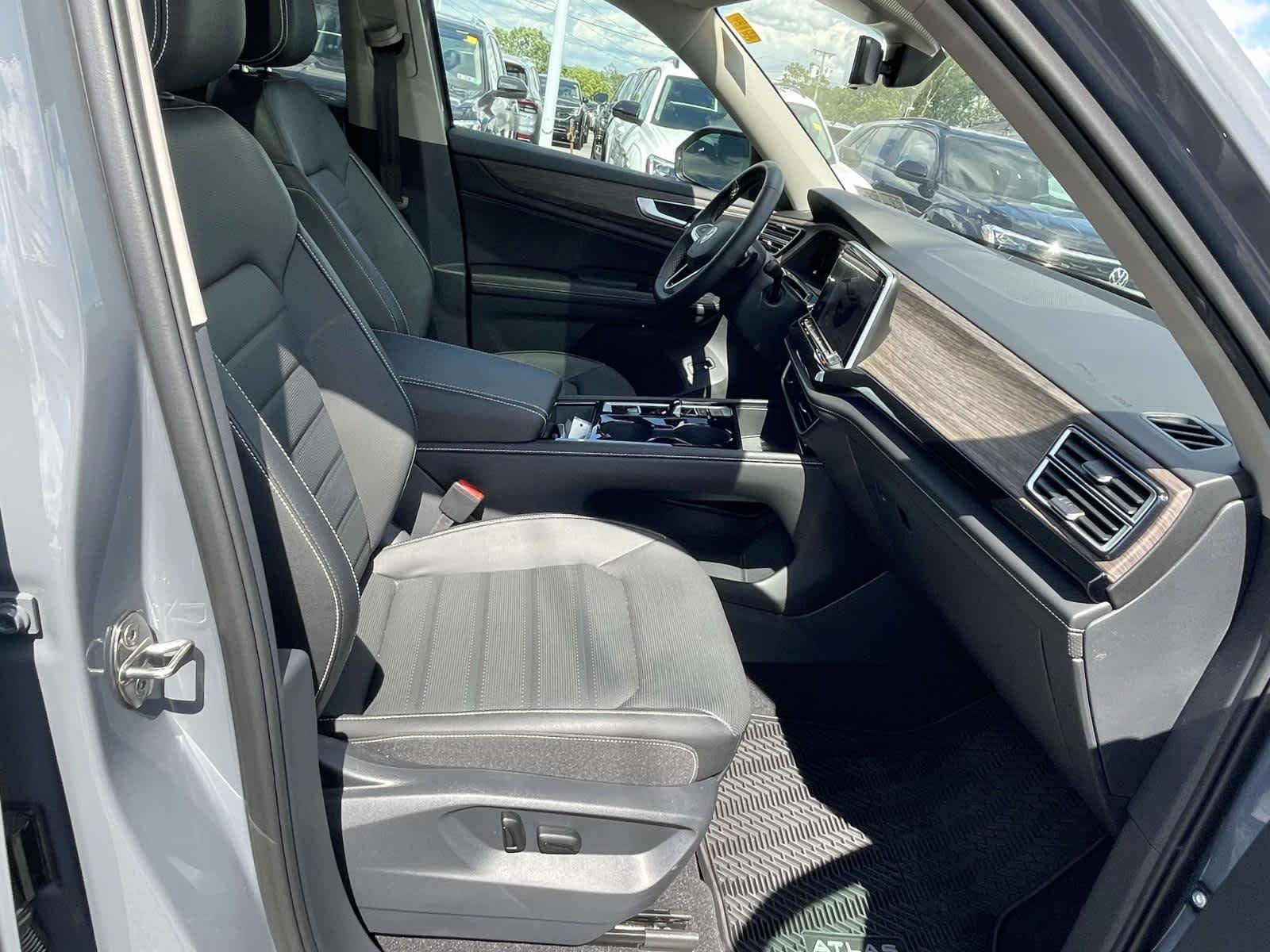 New 2026 Pure Gray Volkswagen 2.0T SEL image 21