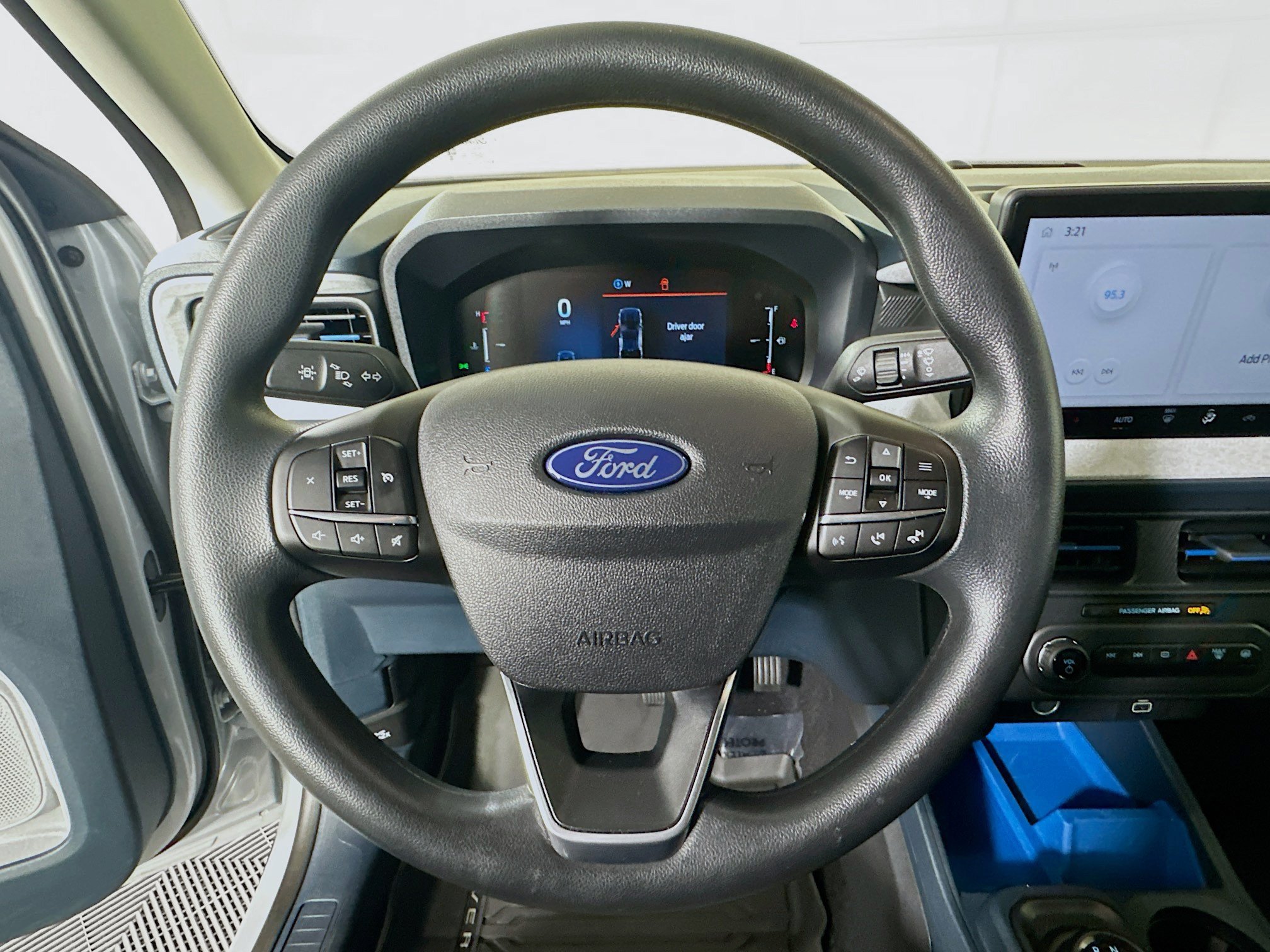 Used 2025 White Metallic Ford XLT image 15