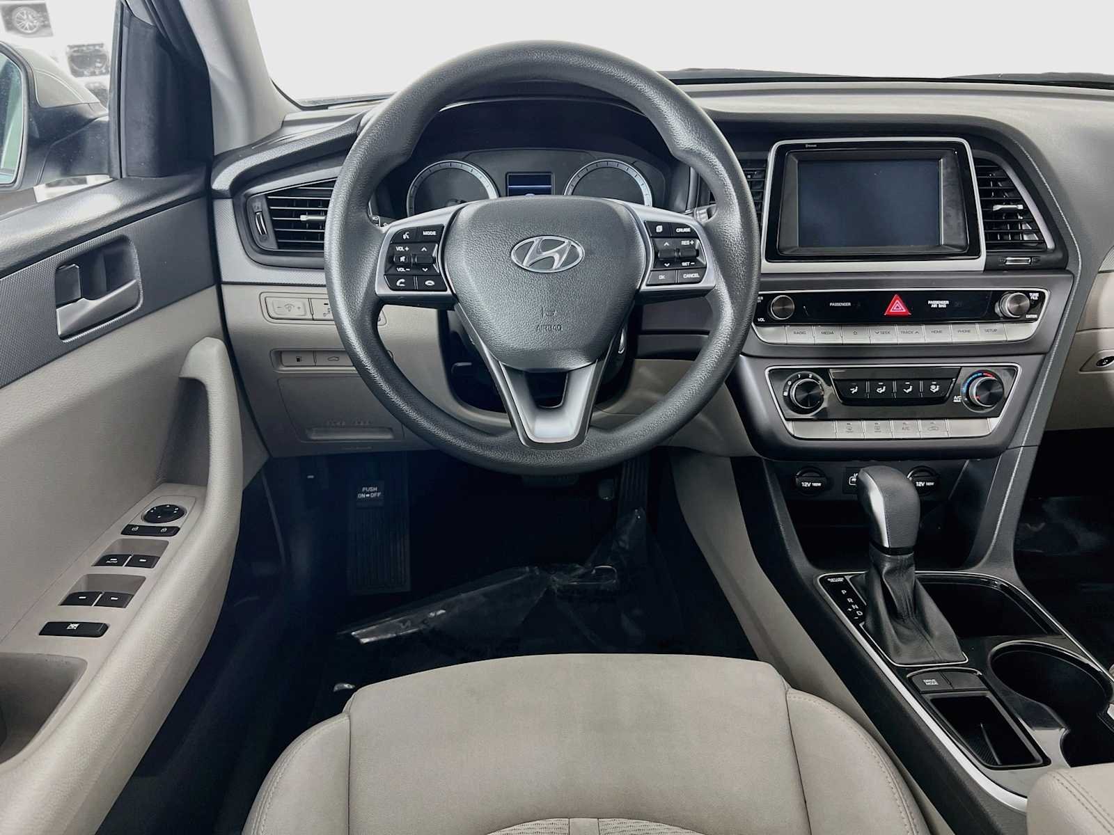 Used 2018 Symphony Silver Hyundai SE image 21