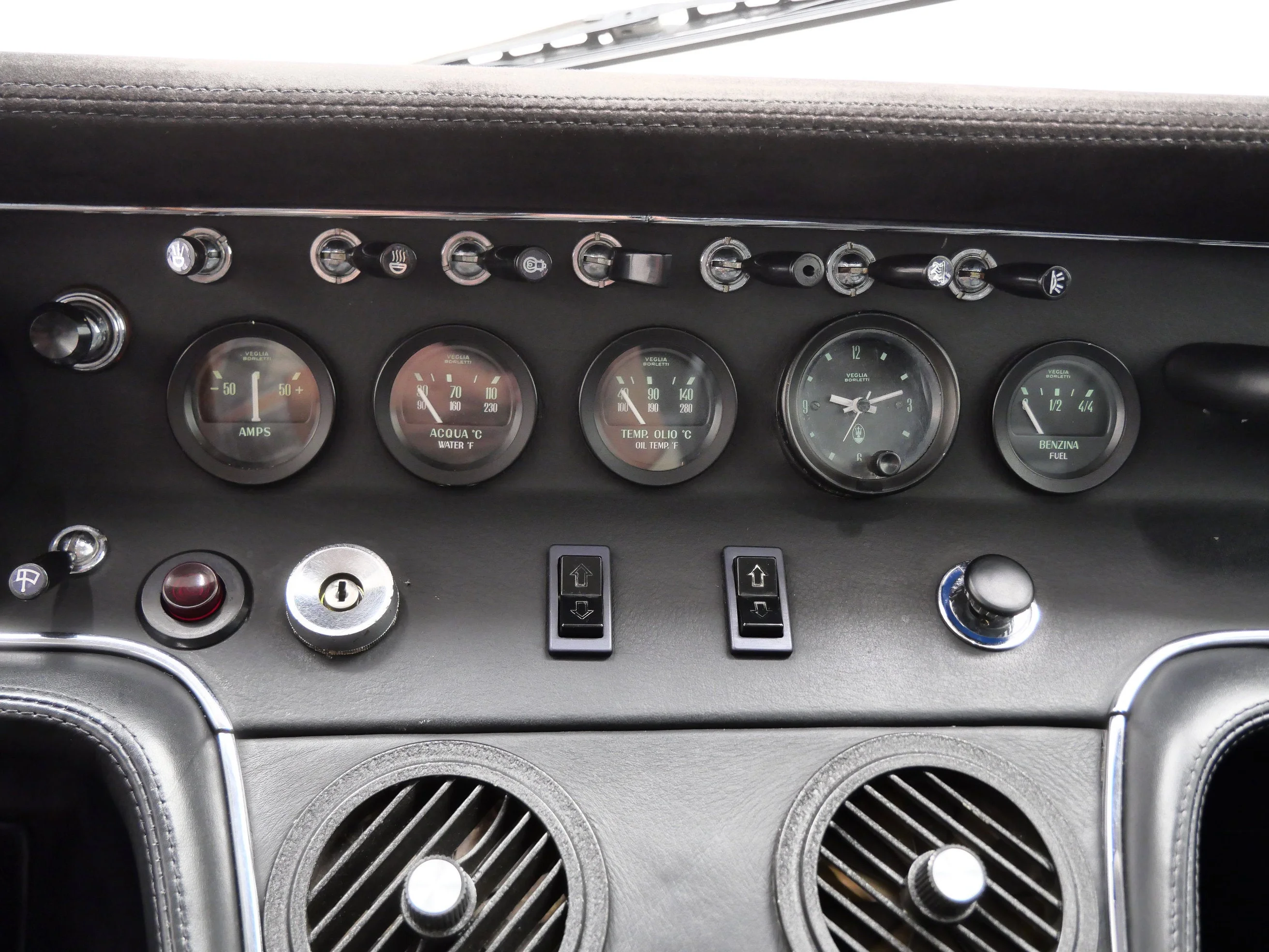 Used 1969 Red Maserati Base image 23
