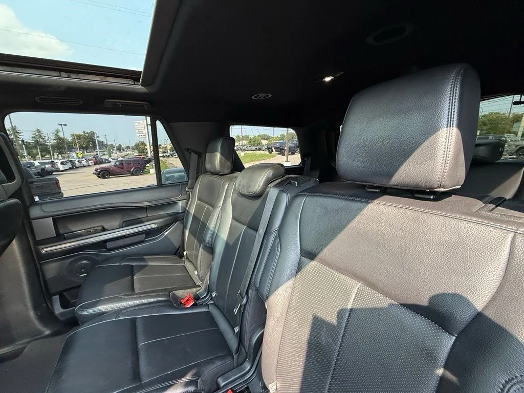 Used 2021 Black Ford XLT image 22