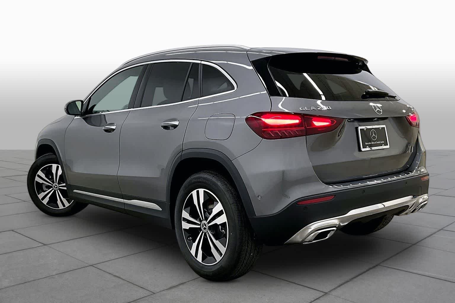 New 2026 Mountain Grey Metallic Mercedes-Benz GLA 250 image 12