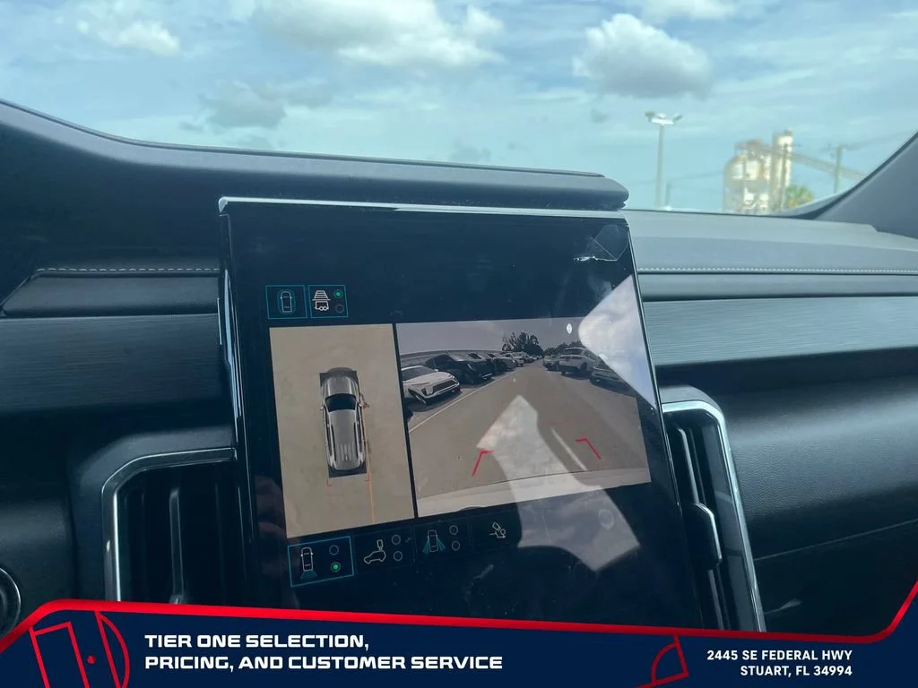 New 2026 Glacier White Tricoat GMC Elevation image 32
