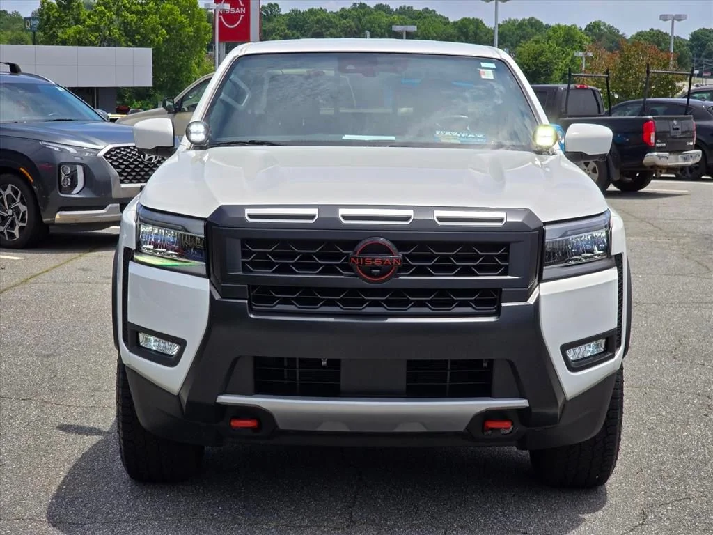 Used 2025 White Nissan PRO-X image 22