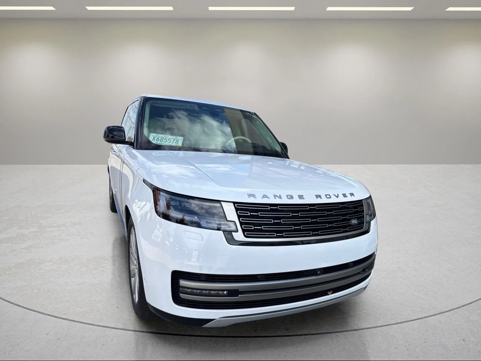 Used 2024 Fuji White Land Rover SE image 23