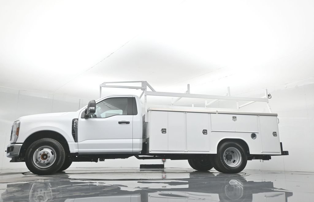 New 2026 Oxford White Ford XL image 7