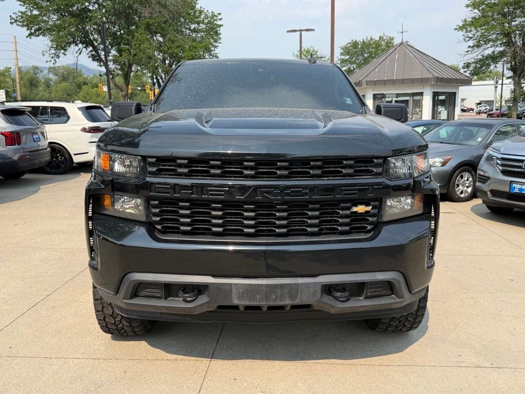 Used 2022 Black Chevrolet Custom image 9