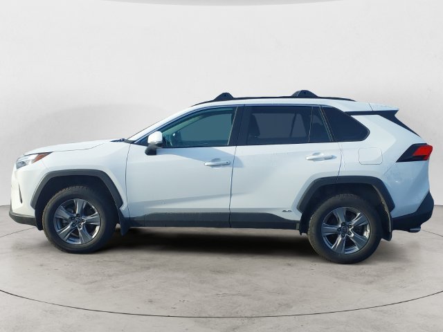 Used 2025 White Toyota XLE image 8