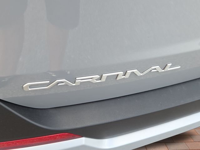 New 2027 White Kia LXS image 5