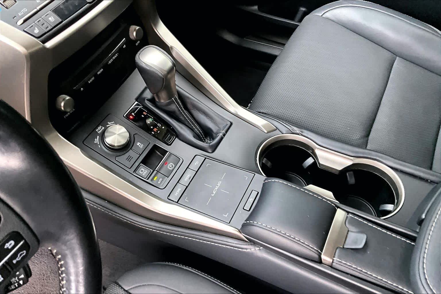 Used 2020 Matador Red Mica Lexus  image 17
