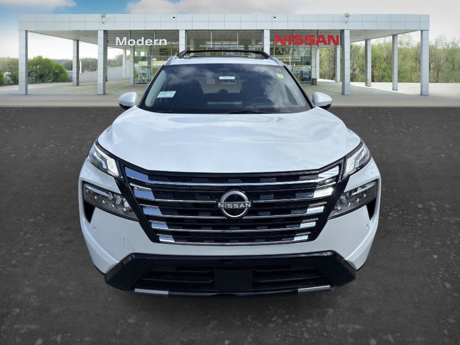 Used 2026 Everest White Pearl Tricoat Nissan Platinum image 8