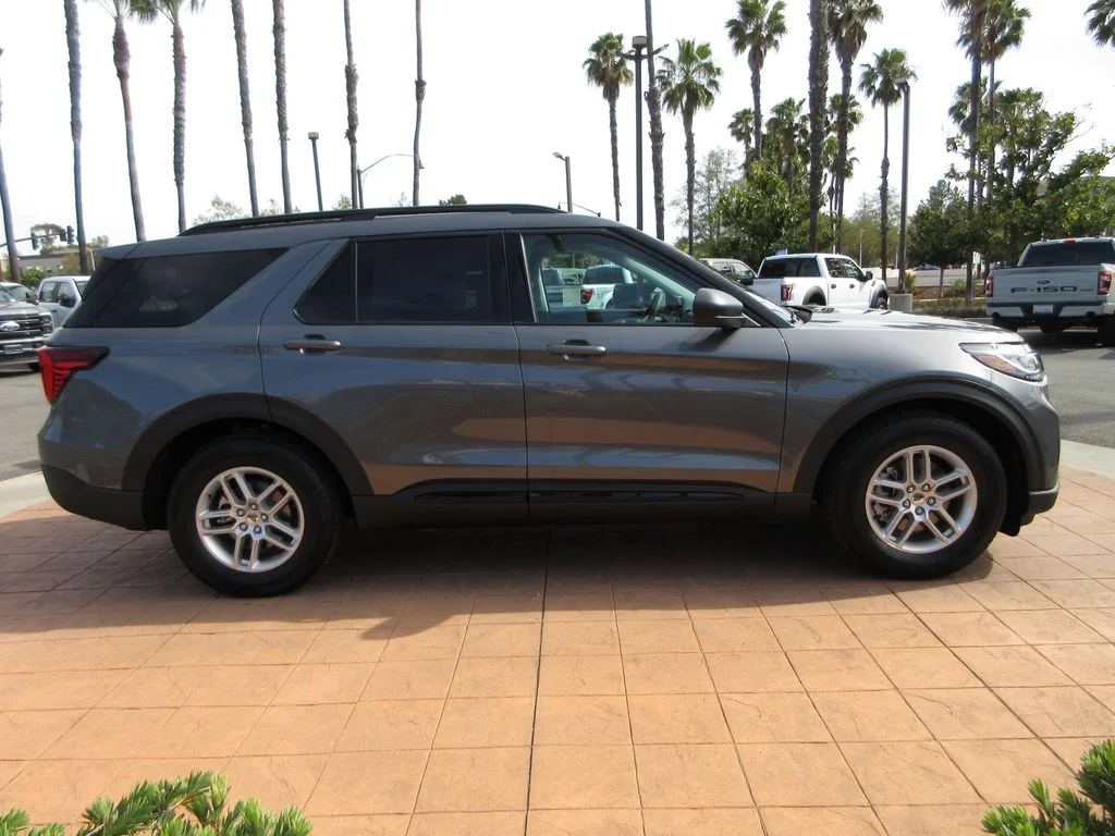 New 2026 Carbonized Gray Metallic Ford Active image 5