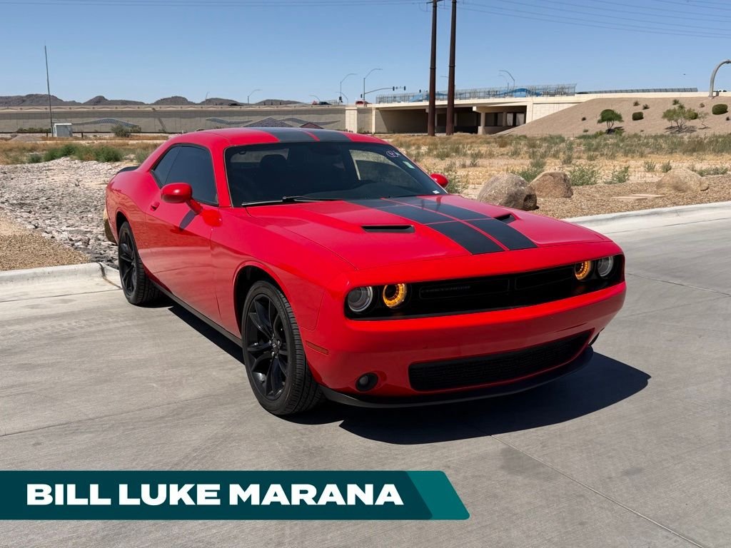 2017 Dodge Challenger SXT's photo